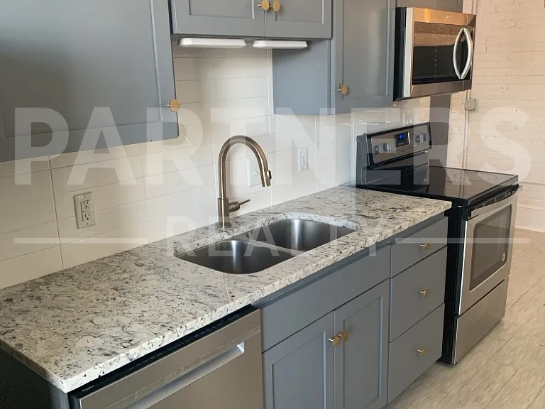 28 Monroe St #404 — Photo 24