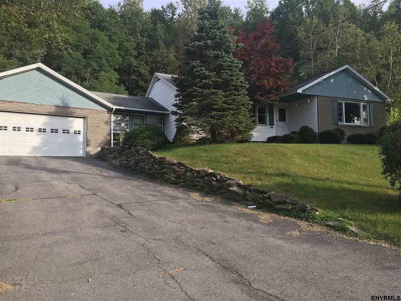 1116 Middleline Rd, Ballston Spa, NY 12020 Zillow