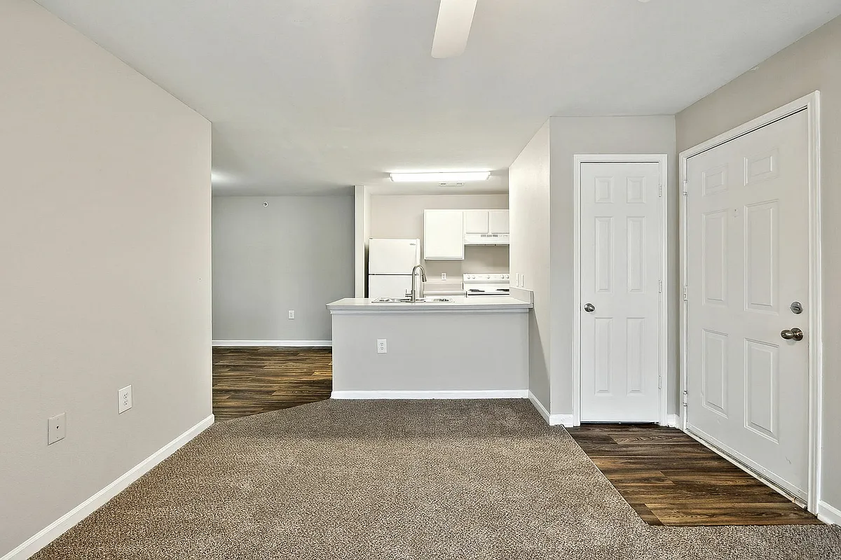 Spacious living rooms - Hallmark at Columbia