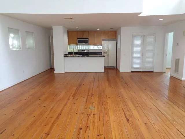 2 bed, 2.0 bath, 1985 sqft, $2,350 — Photo 4