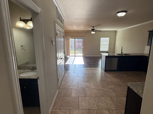 2734 W Kilimanjaro Way, Rogers, AR