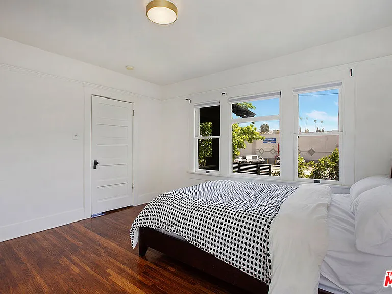 1421 N Alvarado St — Photo 24