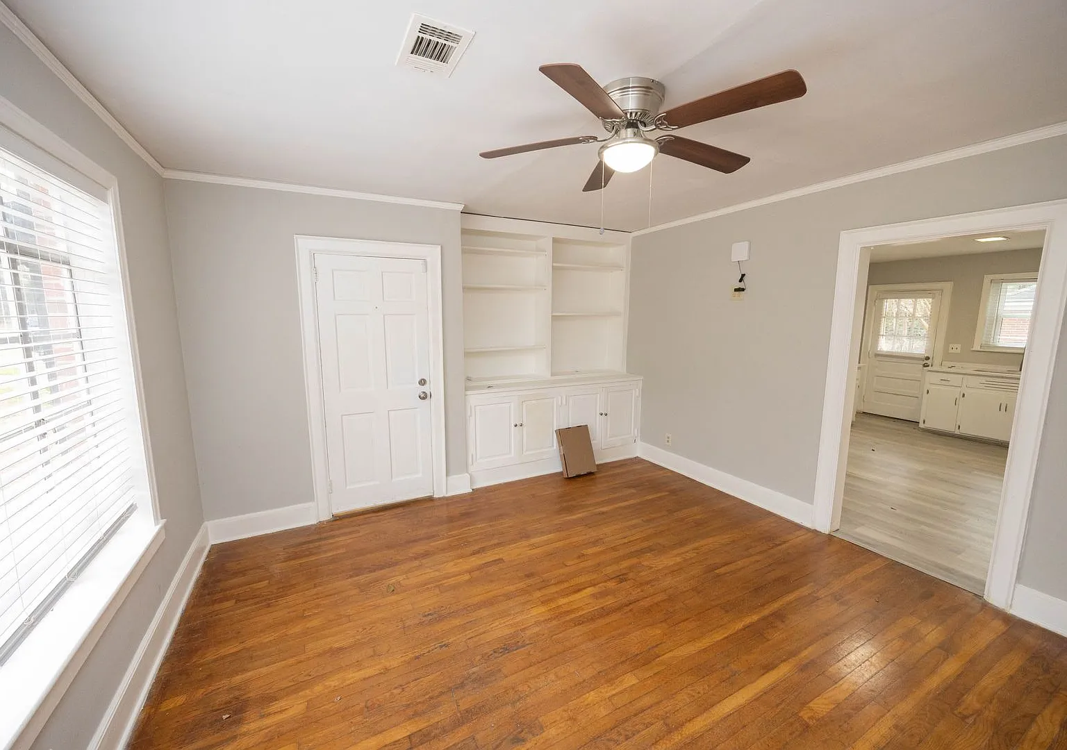 2058 Woodley Rd. — Photo 4
