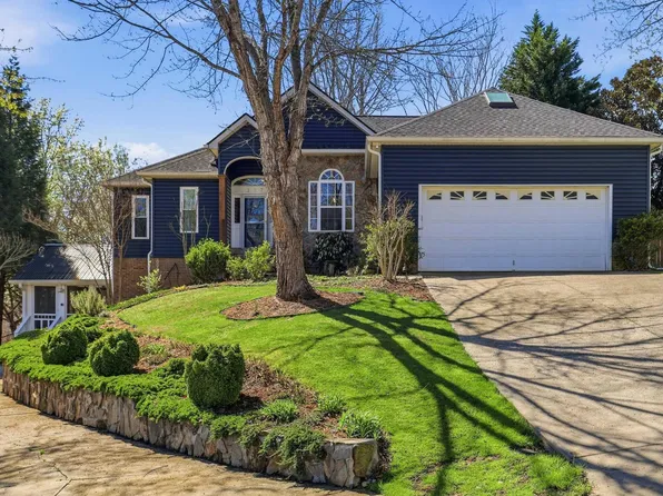 317 Winding Brook Ct, Greenville, SC 29617