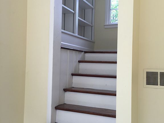 3rd image of 2157 Sherwood Ave