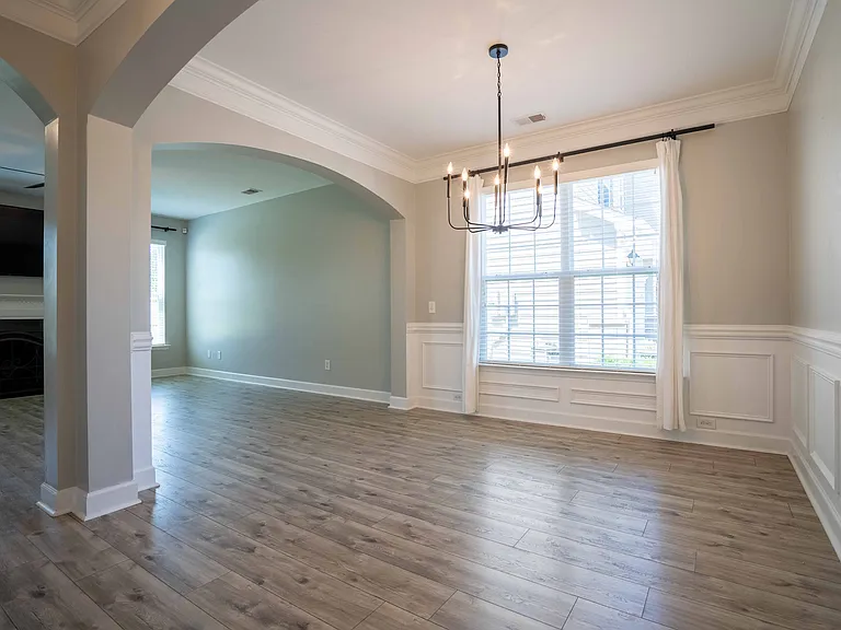 221 Berwick Dr — Photo 6