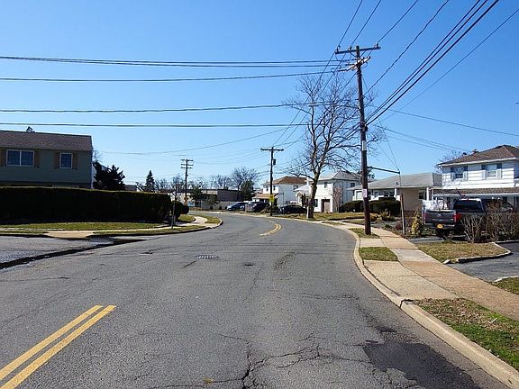 5th image of 2710 S Saint Marks Ave
