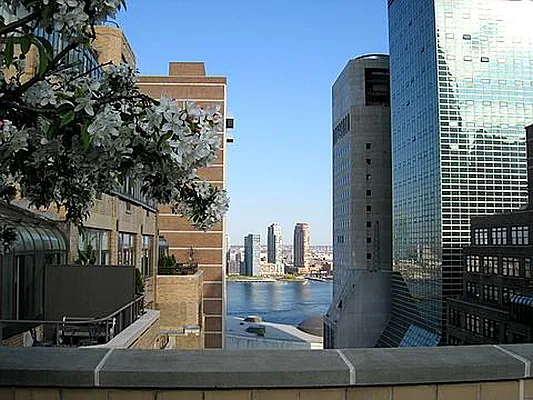 Sold by Nest Seekers International | media 15