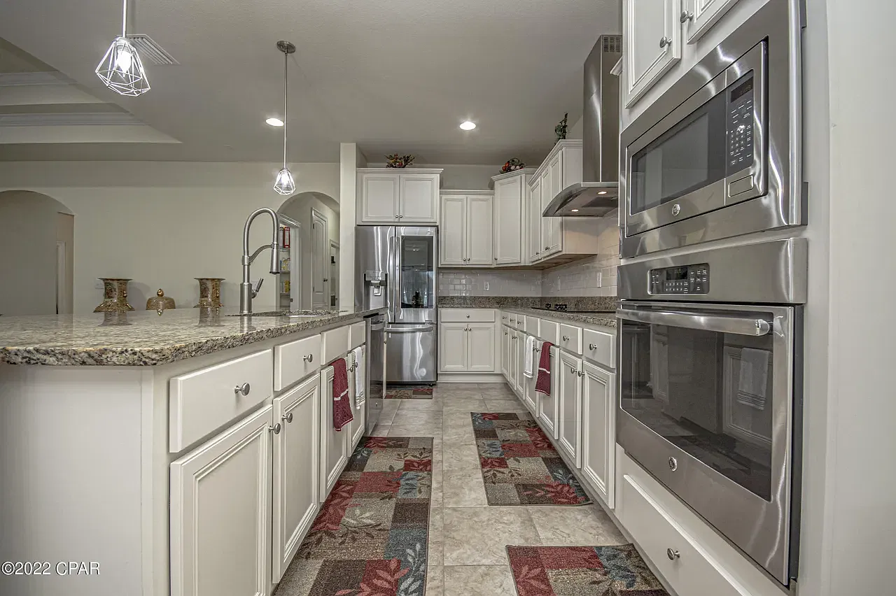 5 bed, 3029 sqft, $3,100 — Photo 3