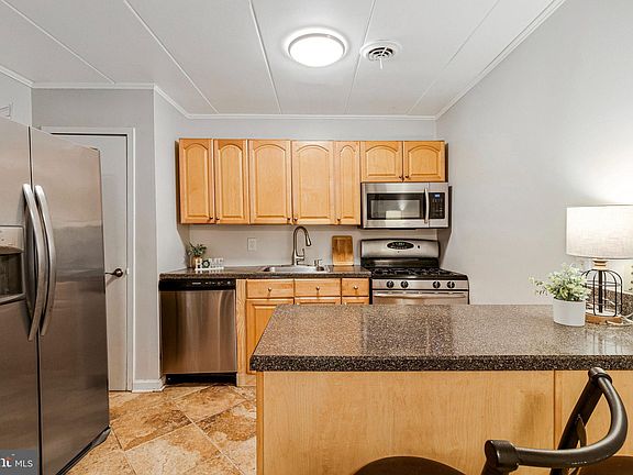 4th image of 2649 Redcoat Dr #123