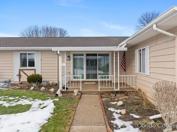5782 Leisure South Dr SE, Kentwood, MI 49548