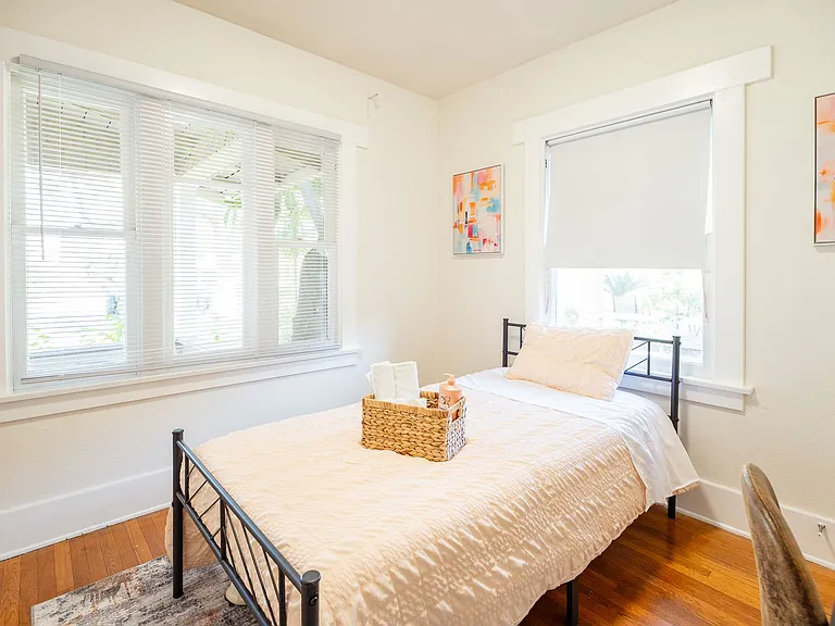 45 N Meridith Ave — Photo 14