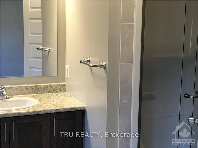 222 Fergus Cres — Photo 11