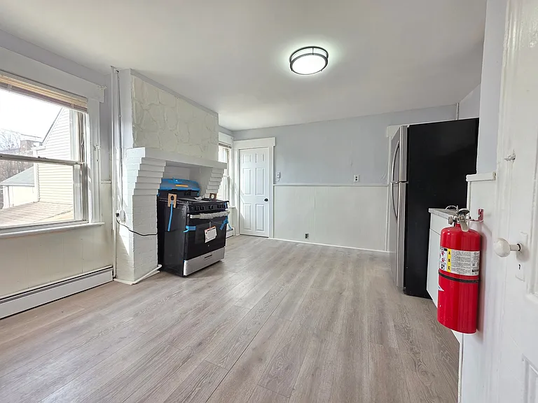 8 Lincoln Ave #2 — Photo 10