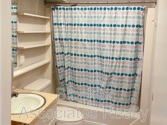 3rd image of 115 College St APT 1