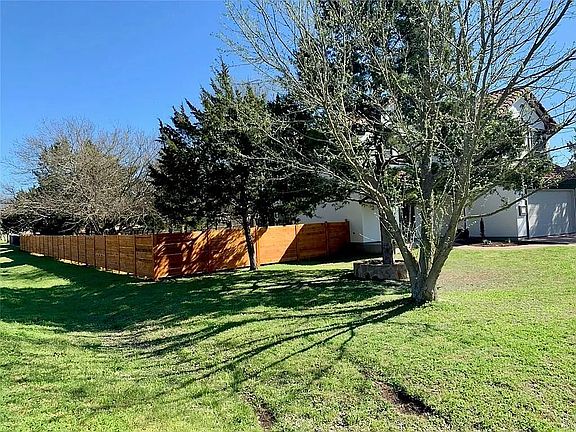 2nd image of 102 Haliimaile Ln