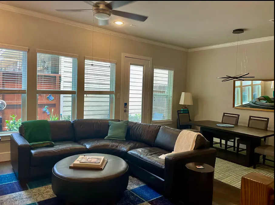 3 bed, 3.5 bath, 2132 sqft, $3,200 — Photo 3