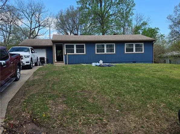 6004 N Tracy Ave, Kansas City, MO 64118