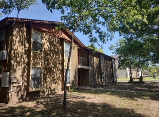 1121 N Locust St, Denton, TX 76201