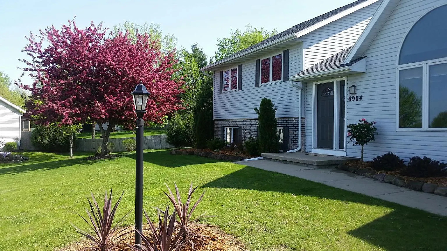 6904 Moonlight Cir photo 1
