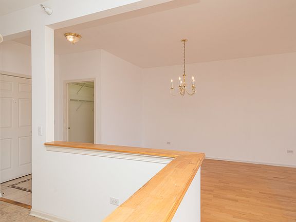5th image of 6807 N Milwaukee Ave APT 707