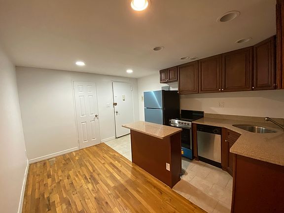 2nd image of 435 E 86th St APT 3E