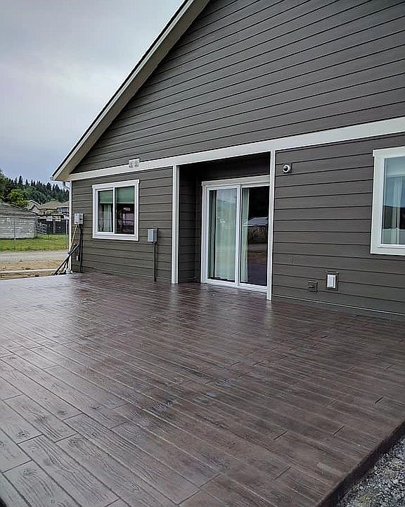 2nd image of 212 S Long Rd