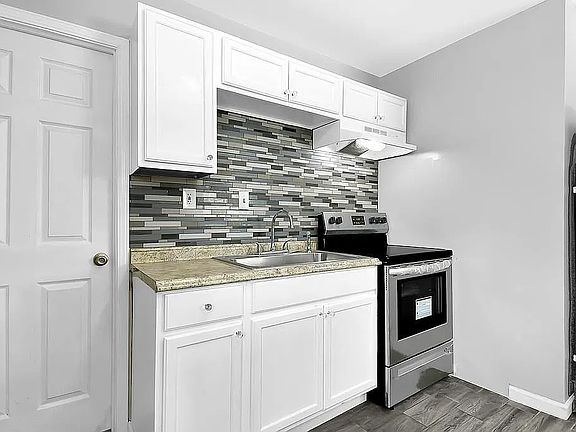 3rd image of 4609 Belladonna Dr