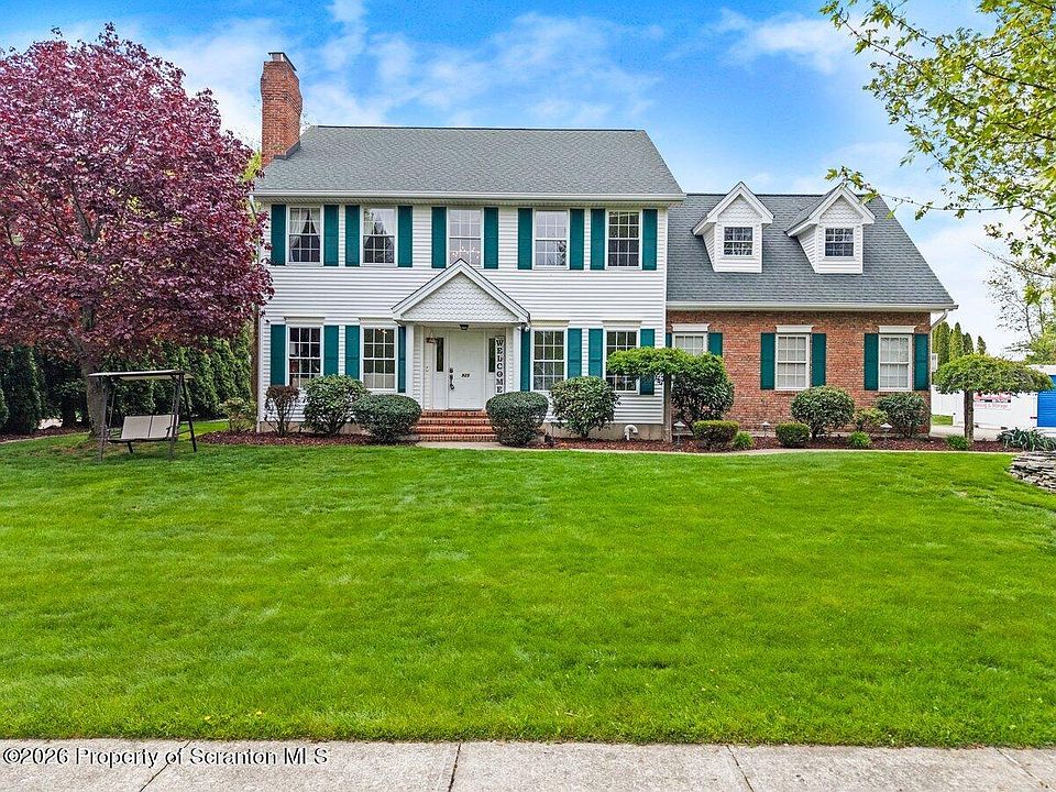 1st image of 925 Parkview Rd