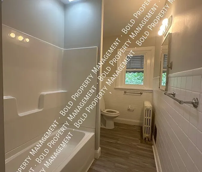 938 Chestnut St #2 — Photo 3