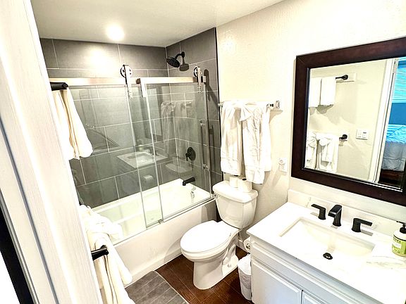 5th image of 2289 Sierra Nevada Rd #15