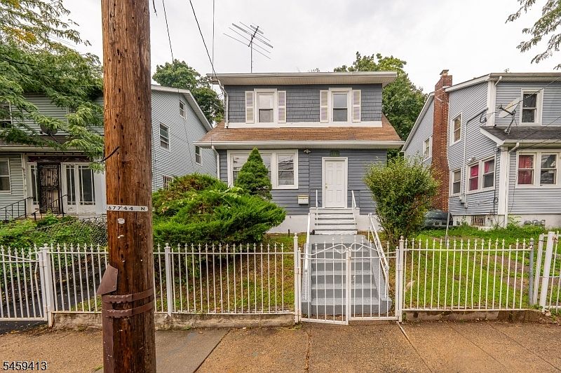 1st image of 125 Pine Grove Ter