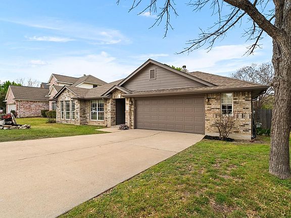 2nd image of 2203 Four Hills Ct