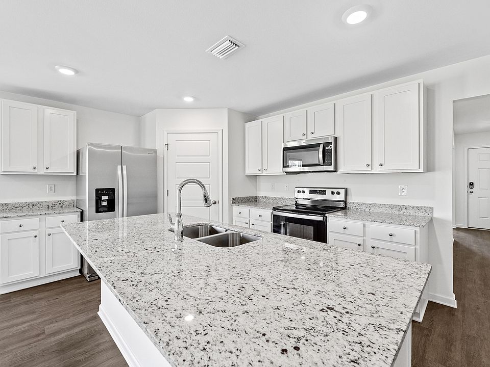 Cypress at Wesley Park large kitchen island