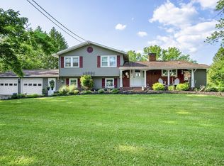3953 Bonstead Rd, Clay, NY 13041