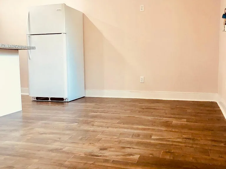 806 Kelley St #7 — Photo 4
