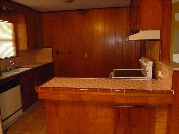 3rd image of 9729 Pine Lake Dr