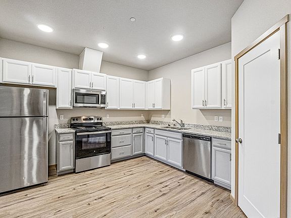 3rd image of 10451 Huffmeister Rd APT 2202