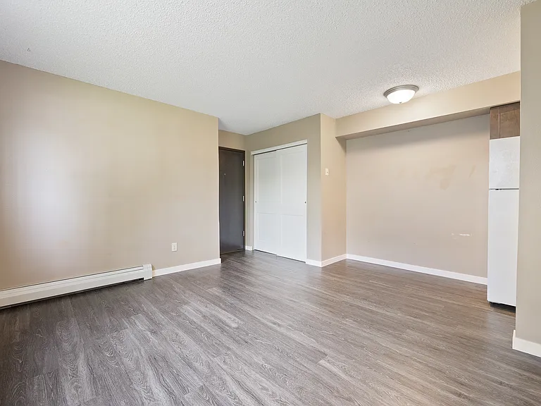 612 S Van Buren Street 5 #6-3-9 — Photo 5