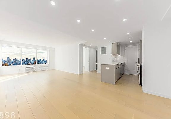 2nd image of 561 Amsterdam Ave #32H