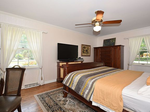 3rd image of 9522 N Sequoia Dr