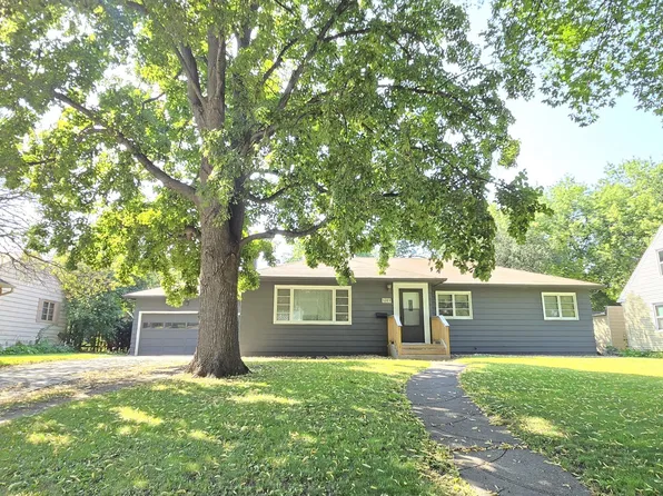 1317 N 2nd St, Aberdeen, SD 57401