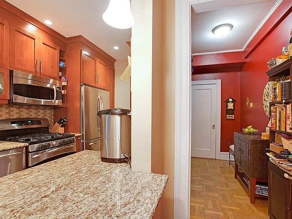 3rd image of 215 W 92nd St APT 3J