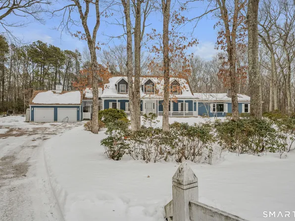 16 Greystone Drive, Montville, CT 06382