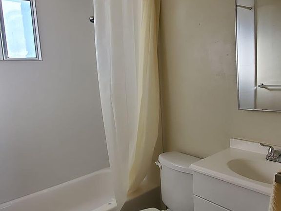 4th image of 2029 W Pasadena Ave Unit B