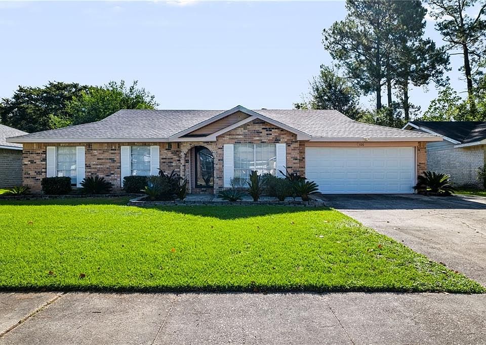 1st image of 106 Yorkshire Dr