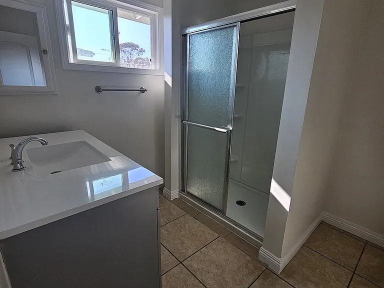 652 Center St #C — Photo 29