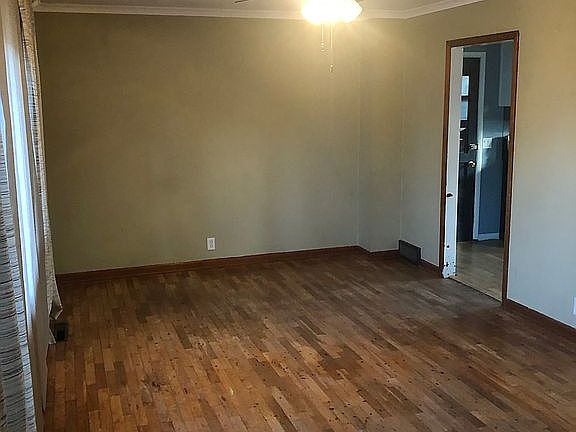 2nd image of 915 Lynn Ave