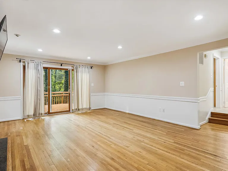 9309 Langford Ct — Photo 23