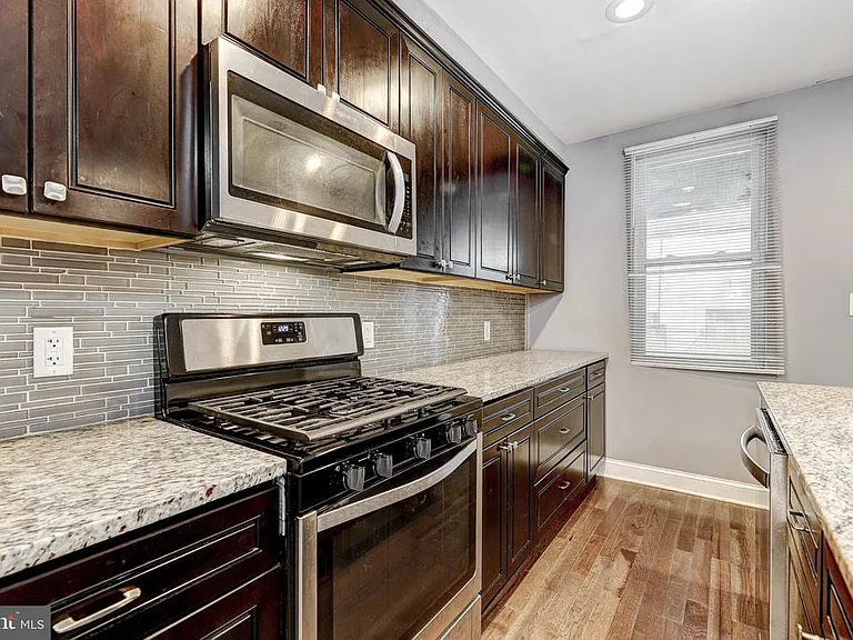822 S Highland Ave — Photo 14